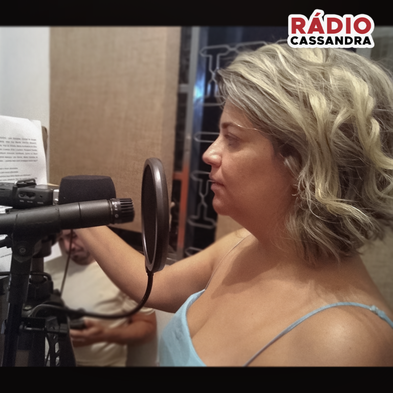 Fernanda Marinelli, participação especial como atriz em "Rádio Cassandra"